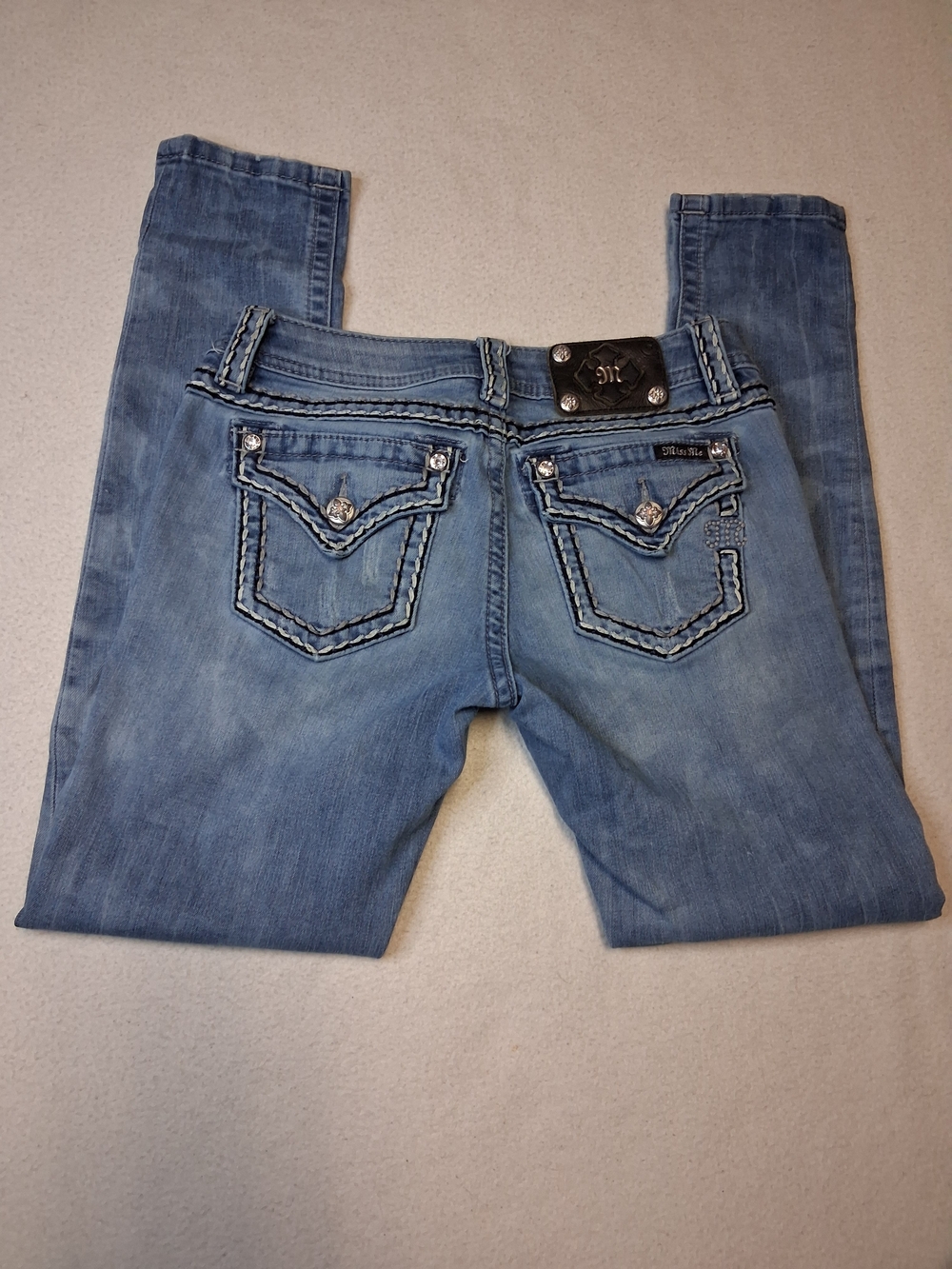 Miss Me Women's Medium Blue Embroidered Back Pocket Skinny Jeans